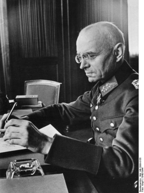 bundesarchiv-bild-146-2008-0155-alexander-von-falkenhausen-477x640.jpg