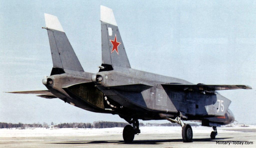 yak-141-l3.jpg