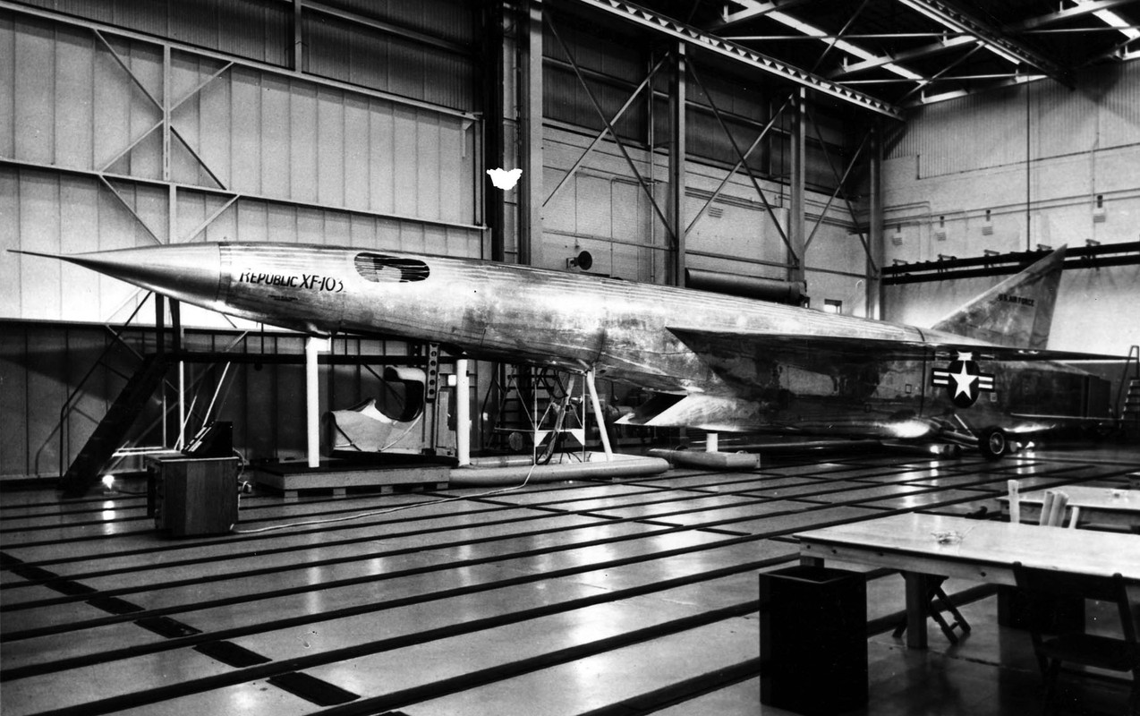 Republic-XF-103-mock-up.jpg