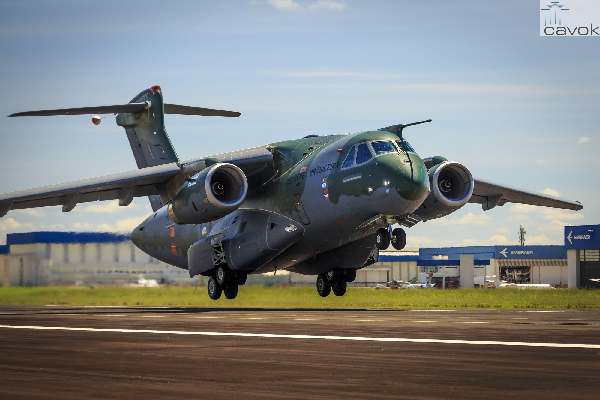 KC-390-em-Gavião-Peixoto-São-Paulo-Foto-–-Sgt-Batista-Força-Aérea-Brasileira-3.jpg