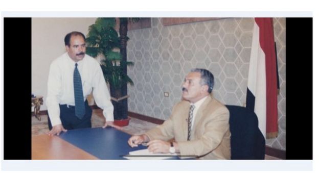 الرئيس اليمني الراحل على صالح مع الصحفي أنور العنسي الرئيس اليمني الراحل على صالح مع الصحفي أنور العنسي