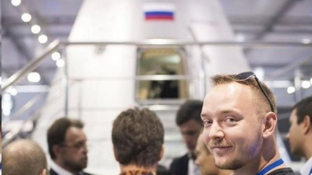 كان سافرونوف يعمل في وكالة الفضاء الروسية
