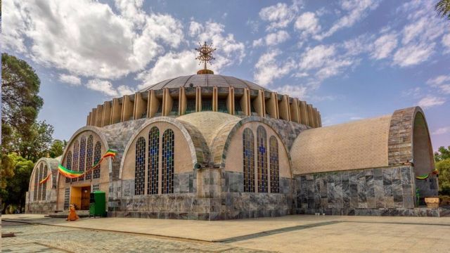 تعتبر كنيسة السيدة مريم عذراء جبل صهيون في أكسوم موقعا يزوره العديد من المسيحيين الأرثوذكس الإثيوبيين