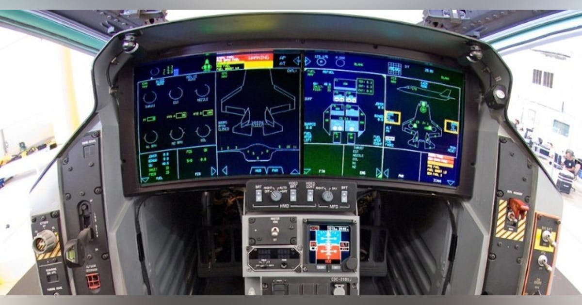 panoramic_cockpit_13_May_2022.627d51d4cead7.png
