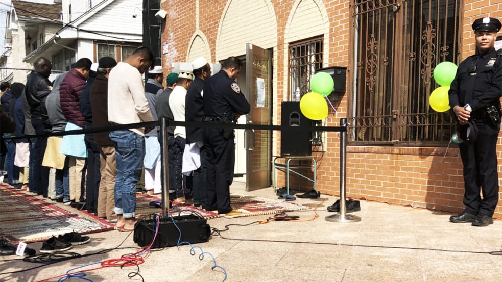 190315-daly-mosque-tease_h9hufj