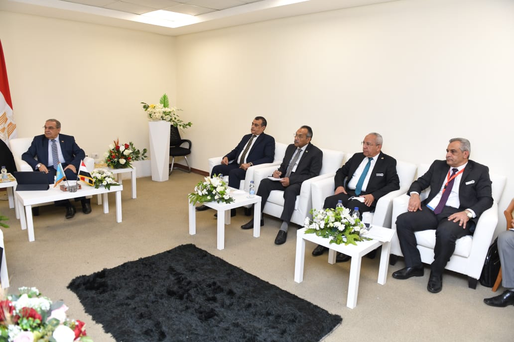 وزير الدولة للإنتاج الحربي يبحث مع وفد كازاخستاني سبل تعزيز أوجه التعاون المشترك (4) وزير الدولة للإنتاج الحربي يبحث مع وفد كازاخستاني سبل تعزيز أوجه التعاون المشترك (4)