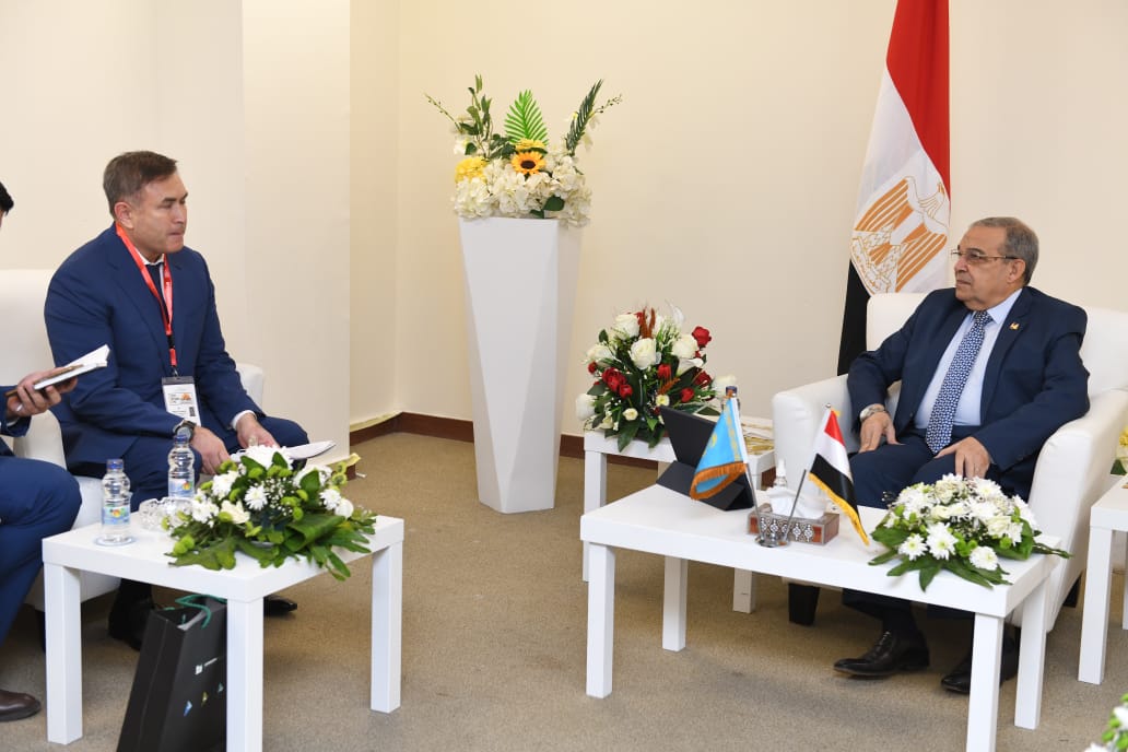 وزير الدولة للإنتاج الحربي يبحث مع وفد كازاخستاني سبل تعزيز أوجه التعاون المشترك (3) وزير الدولة للإنتاج الحربي يبحث مع وفد كازاخستاني سبل تعزيز أوجه التعاون المشترك (3)
