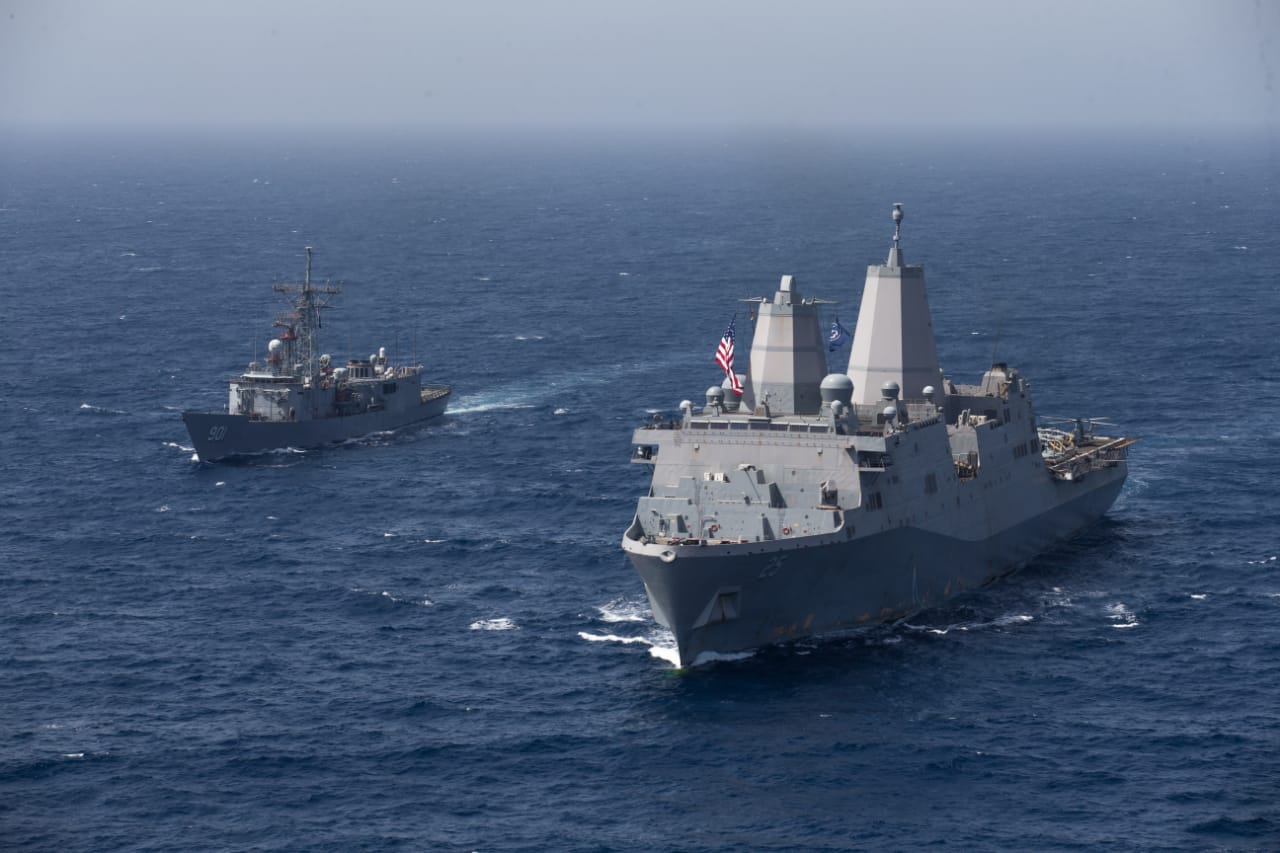 القوات البحرية المصرية والأمريكية تنفذان تدريبًا بحريًا عابرًا بقاعدة البحر الأحمر (3)