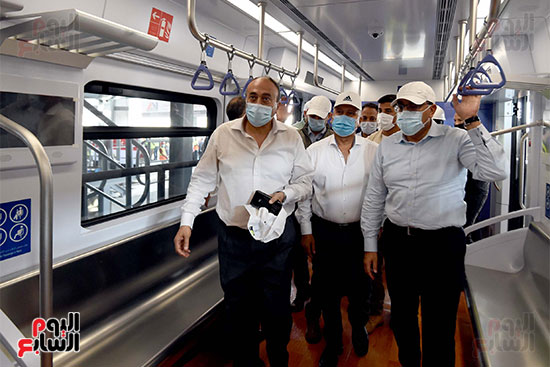 رئيس الوزراء يتفقد أعمال تنفيذ مشروع القطار الكهربائى (26) رئيس الوزراء يتفقد أعمال تنفيذ مشروع القطار الكهربائى (26)