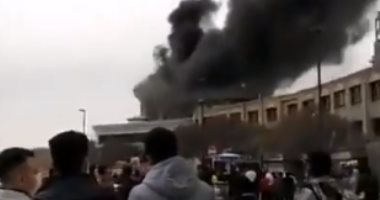 حريق ضخم فى فندق محاذى لضريح شهير فى إيران.. فيديو