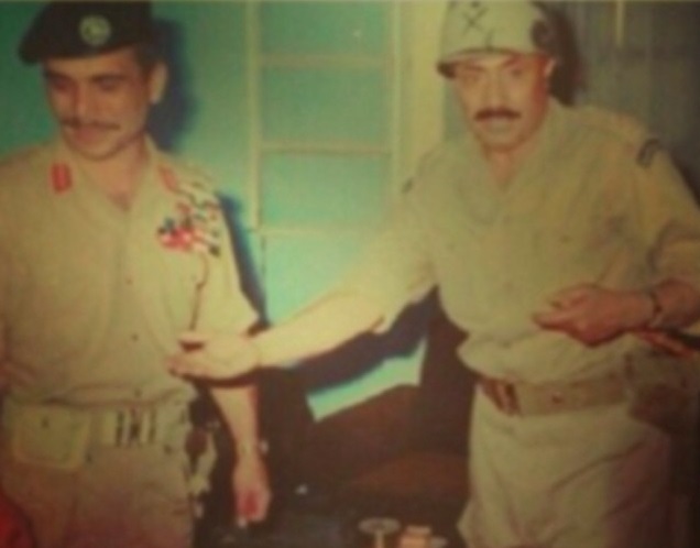  عام 1967الفريق محمد بن عامر عسيري، قائد القوات السعودية، مع الملك حسين في الأردن