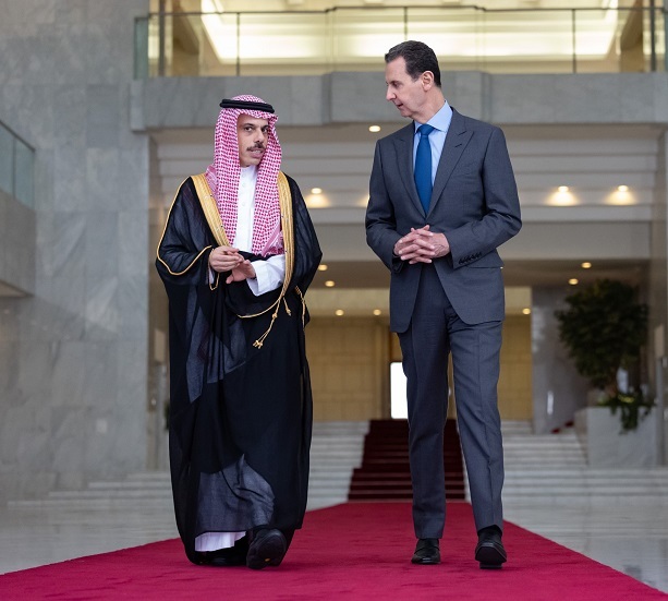 صور.. لحظة استقبال الرئيس السوري لوزير الخارجية السعودي في زيارة رسمية لدمشق