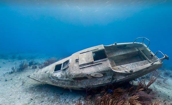a-sunken-boat-in-freeport-grand-bahama.jpg