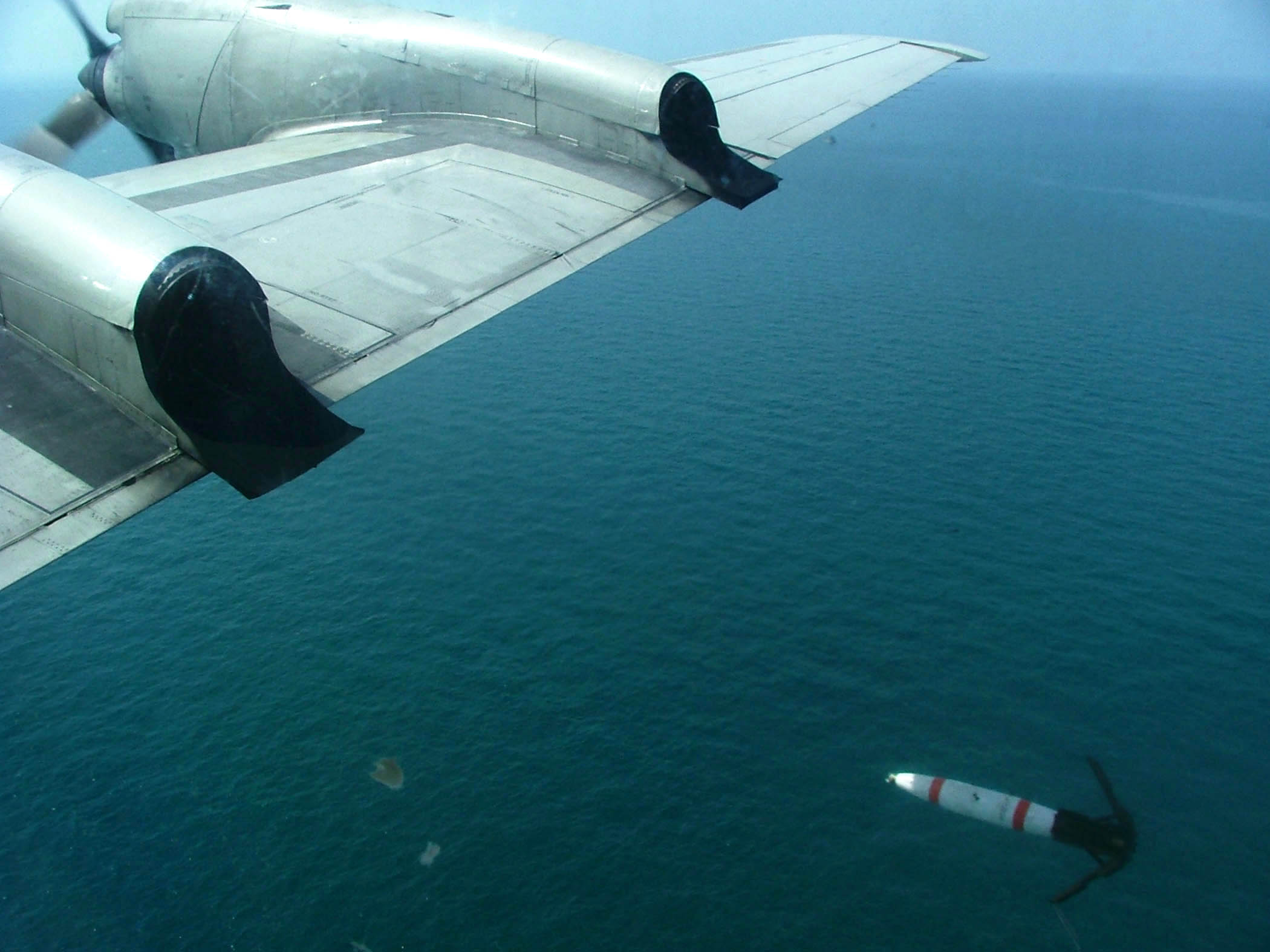 US_Navy_040705-N-1050K-004_A_MK_62_Quick_Strike_mine_is_deployed_from_the_starboard_wing_of_a_P-3C_Orion_aircraft_form_the_Grey_Knights_of_Patrol_Squadron_Four_Six_VP-46.jpg