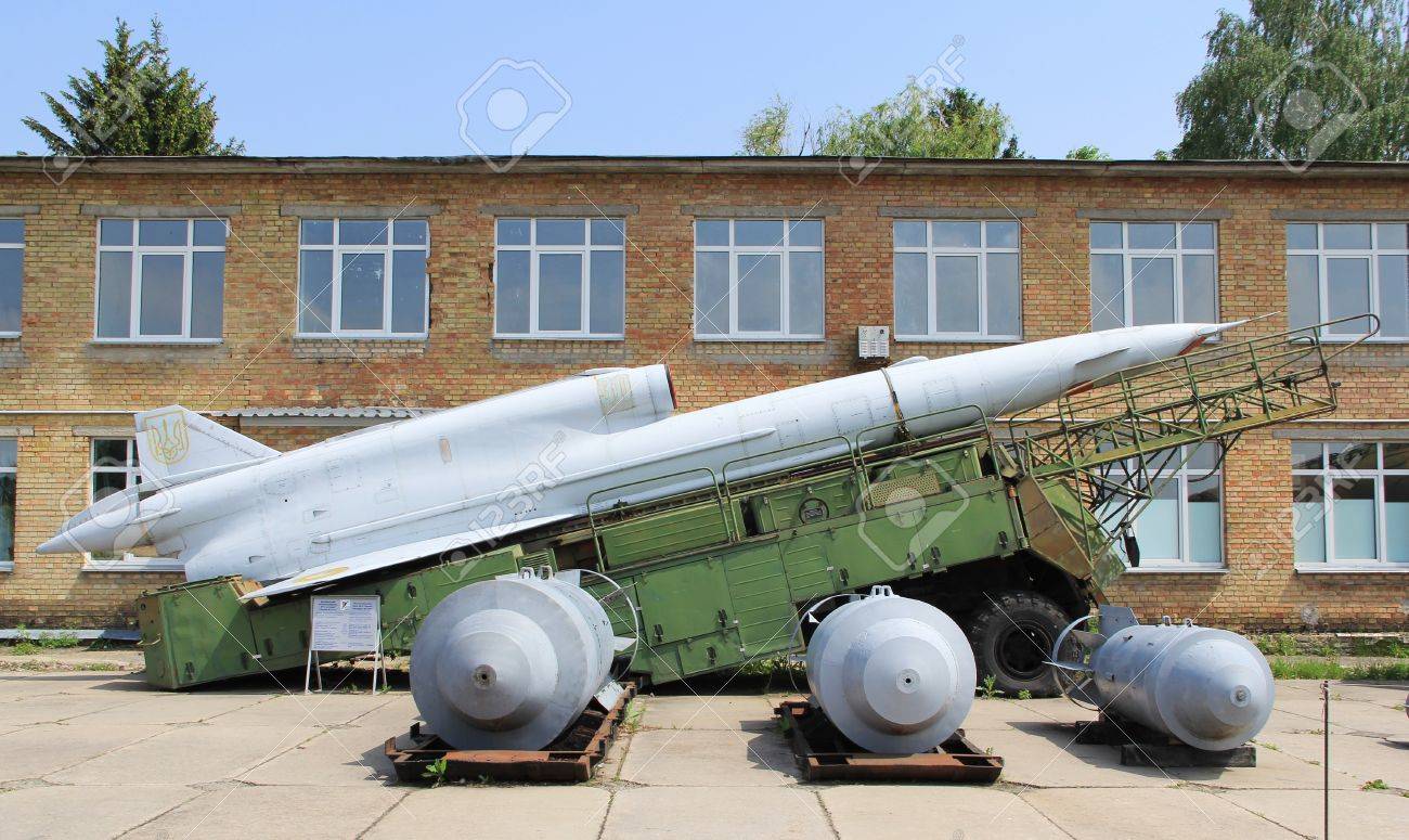 13775742-KIEV-UKRAINE-MAY-16-Tupolev-Tu-143-Reys-Soviet-reconnaissance-drone-at-State-Aviation-Museum-on-May-Stock-Photo.jpg