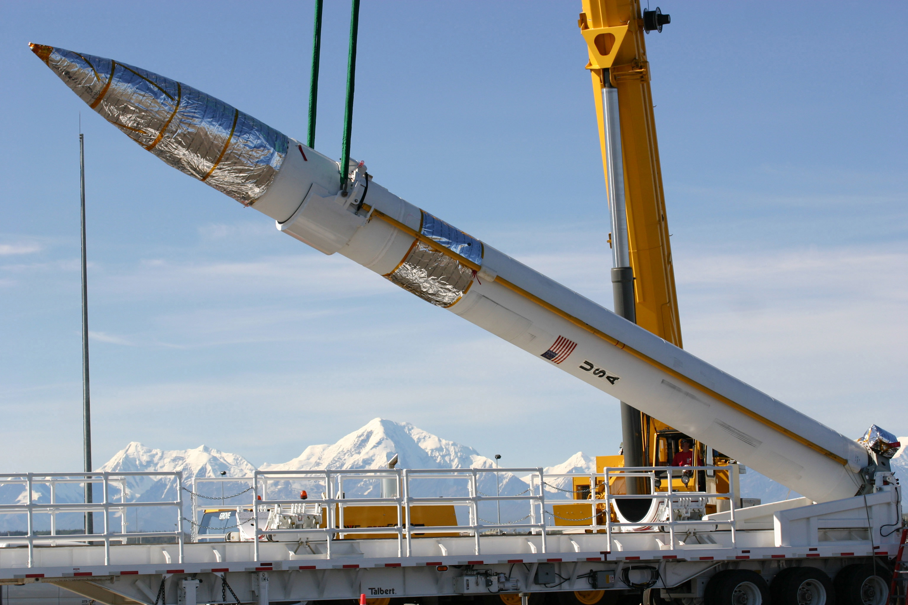GBI-Ground-Based-Interceptor-loading-06-Alaska-1.jpg