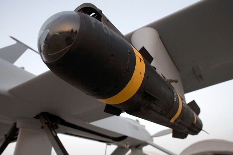 AGM-114-Hellfire-missile.jpg