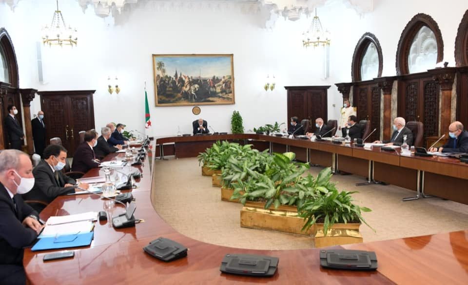 الرئيس تبون يكشف عن الخطة النهائية للإنعاش الاقتصادي والاجتماعي الرئيس تبون يكشف عن الخطة النهائية للإنعاش الاقتصادي والاجتماعي