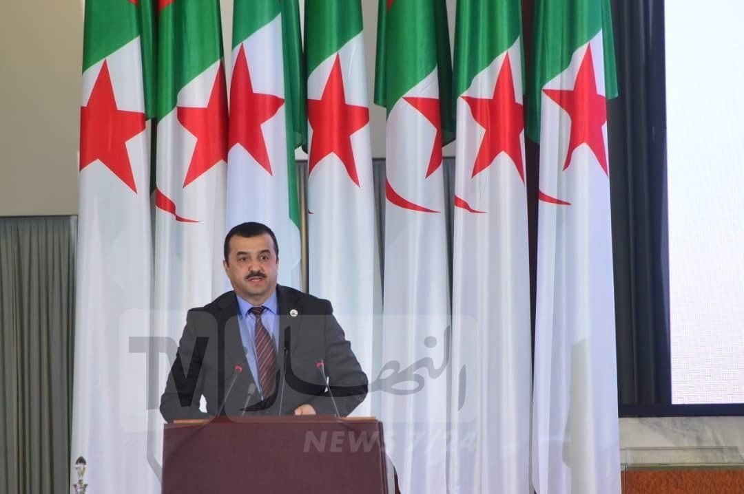 عرقاب: حوالي 1000 مادة معدنية يحويها باطن الجزائر عرقاب: حوالي 1000 مادة معدنية يحويها باطن الجزائر