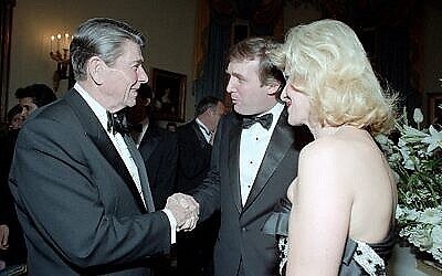 Reagan_with_Donald_and_Ivana_Trump_C27275-33-400x250-1-400x250.jpg Reagan_with_Donald_and_Ivana_Trump_C27275-33-400x250-1-400x250.jpg