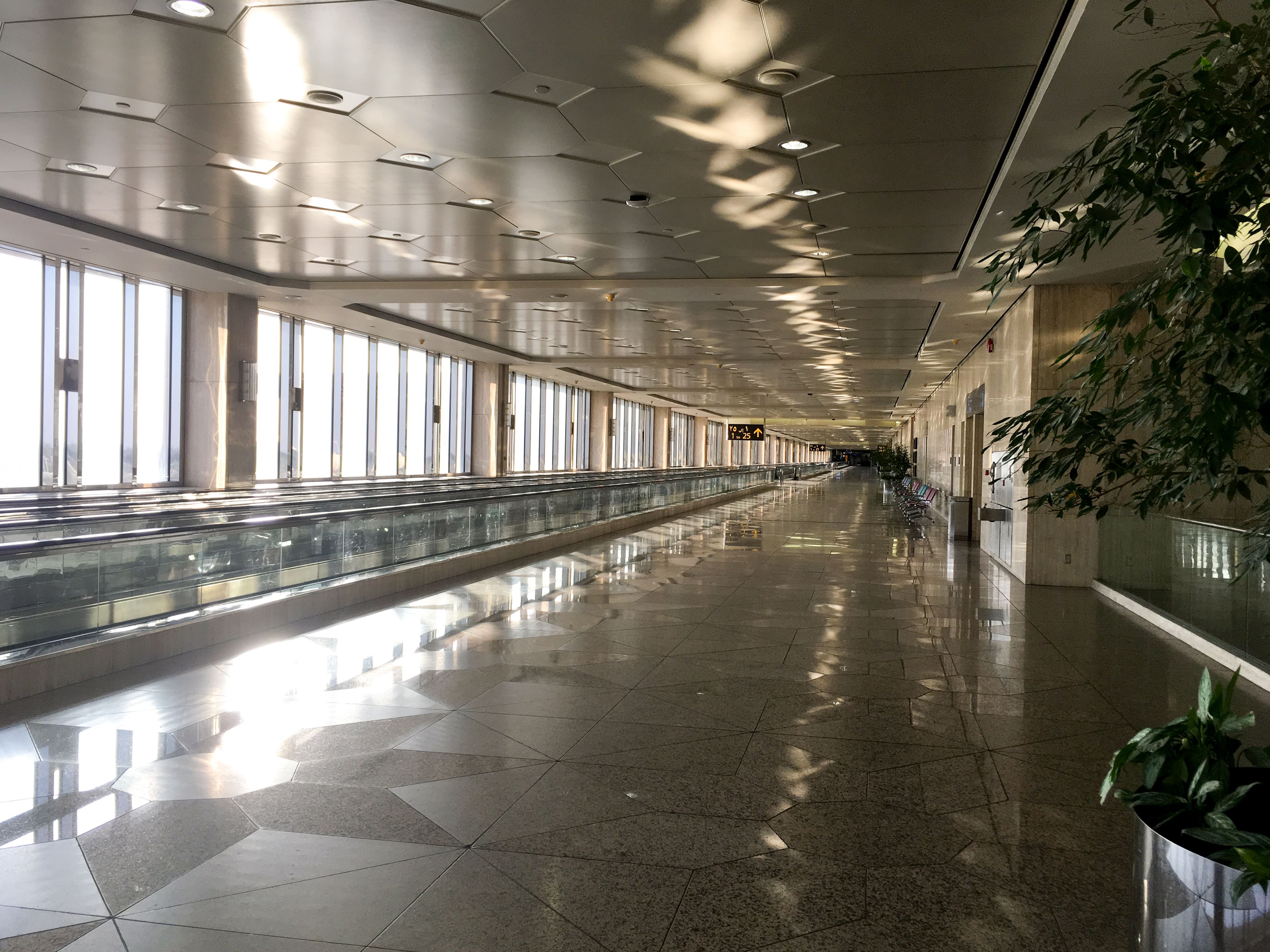 مطار الملك فهد مطار الملك فهد