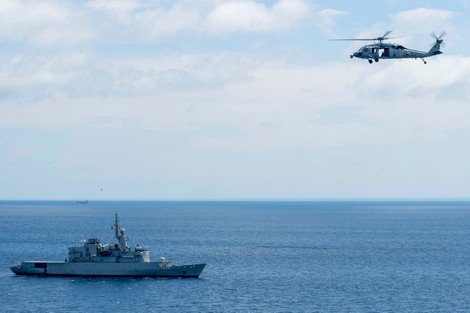 قوات بحرية مغربية تعترض سفينة أمريكية قبالة السواحل الأطلسية