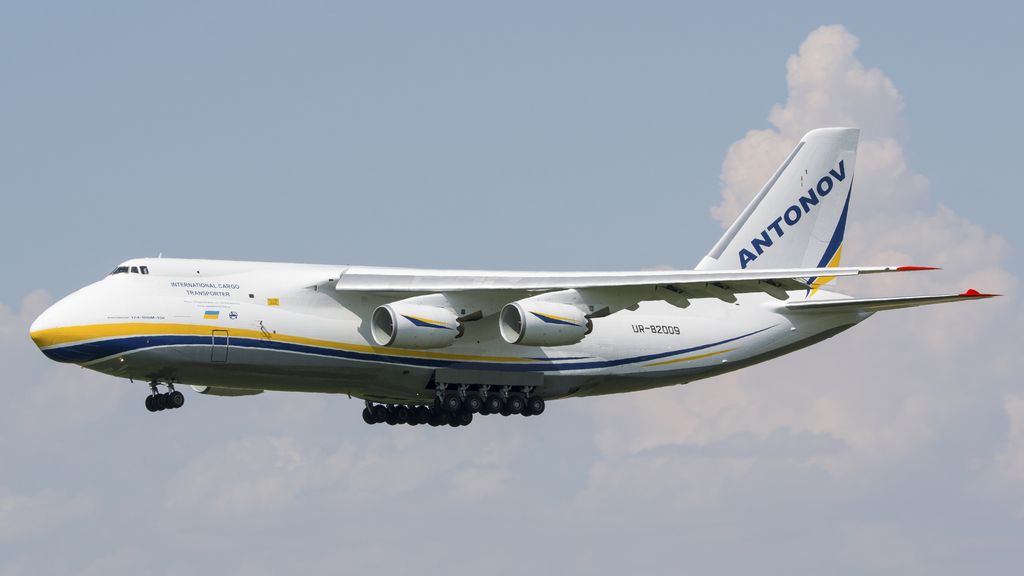 AN124-El-Centro-side-view.jpg