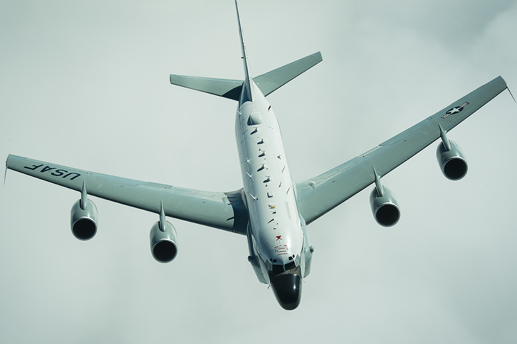 RC-135-refueling-OIR.jpg
