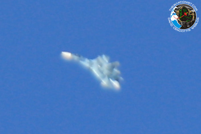 7-Su-27-turning-left-towards-the-camera-706x472.jpg
