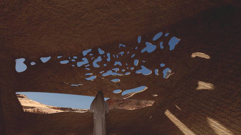 يظهر تفاعل الأسطح الصلبة والمفرغة كشكل جديد من المشربية.  بإذن من جان نوفيل يظهر تفاعل الأسطح الصلبة والمفرغة كشكل جديد من المشربية.  بإذن من جان نوفيل