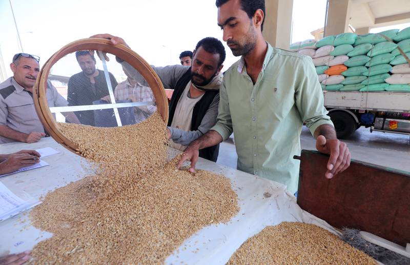 في السابق ، واجه المزارعون الذين فشلوا في تسليم 60 في المائة من محصول القمح للسلطات عقوبات.
