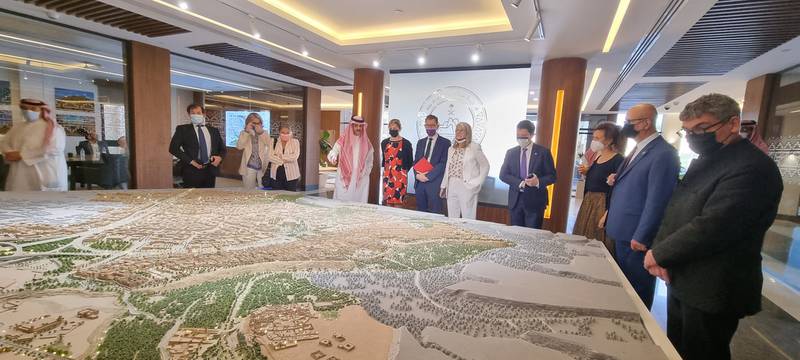 زار دبلوماسيون فرنسيون هيئة تطوير بوابة الدرعية لمناقشة خطط التنمية الثقافية زار دبلوماسيون فرنسيون هيئة تطوير بوابة الدرعية لمناقشة خطط التنمية الثقافية