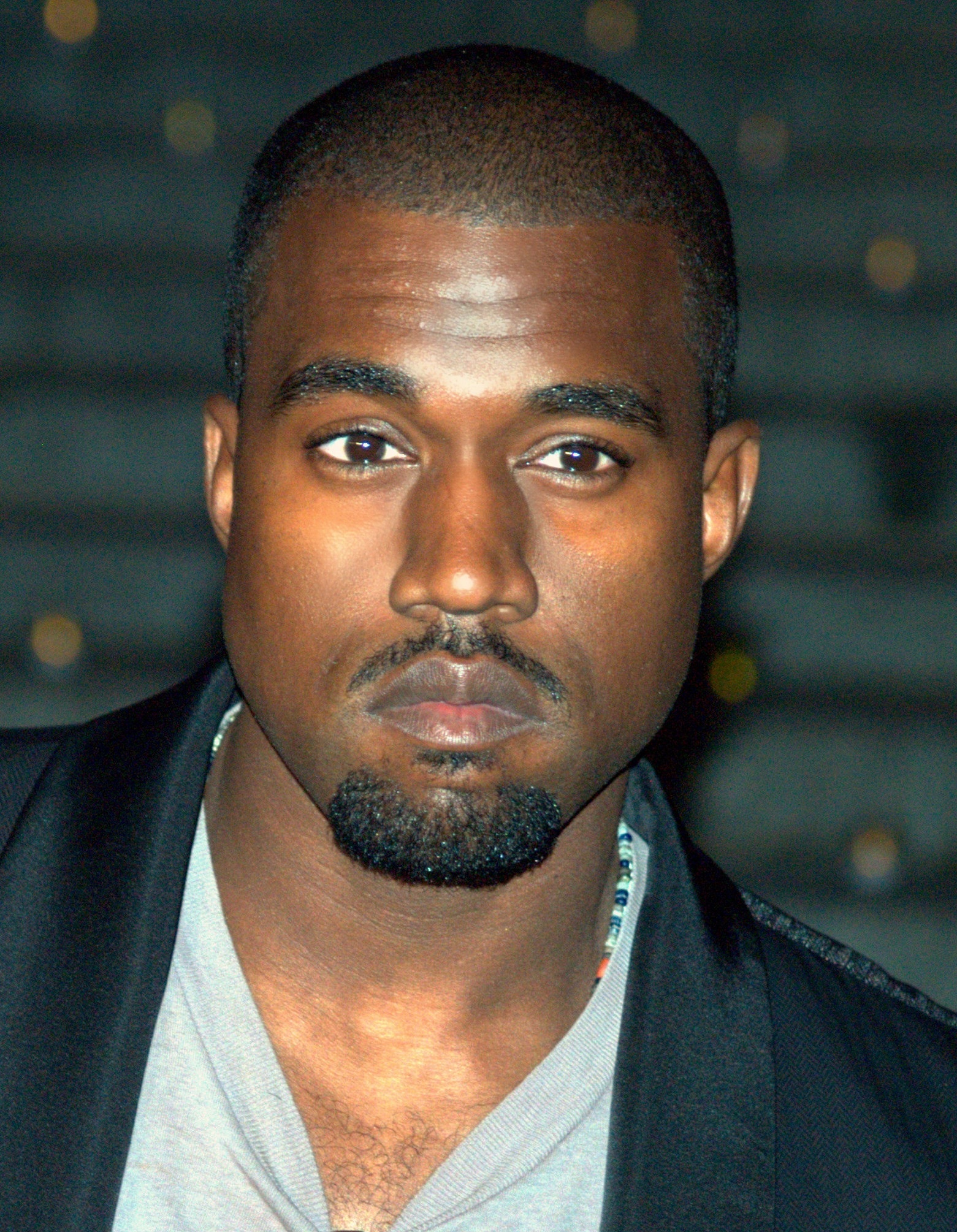 Kanye_West_at_the_2009_Tribeca_Film_Festival-2_%28cropped%29.jpg