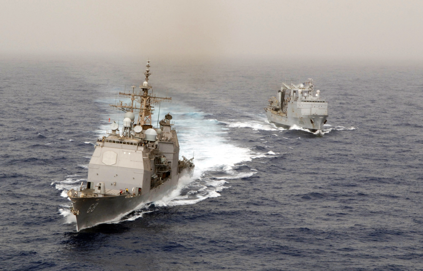 US_Navy_090706-N-9301D-287_The_guided-missile_cruiser_USS_Anzio_(CG_68)_breaks_away_after_an_underway_replenishment_with_the_French_Navy_Durance-class_tanker_FS_Var_(A608).jpg