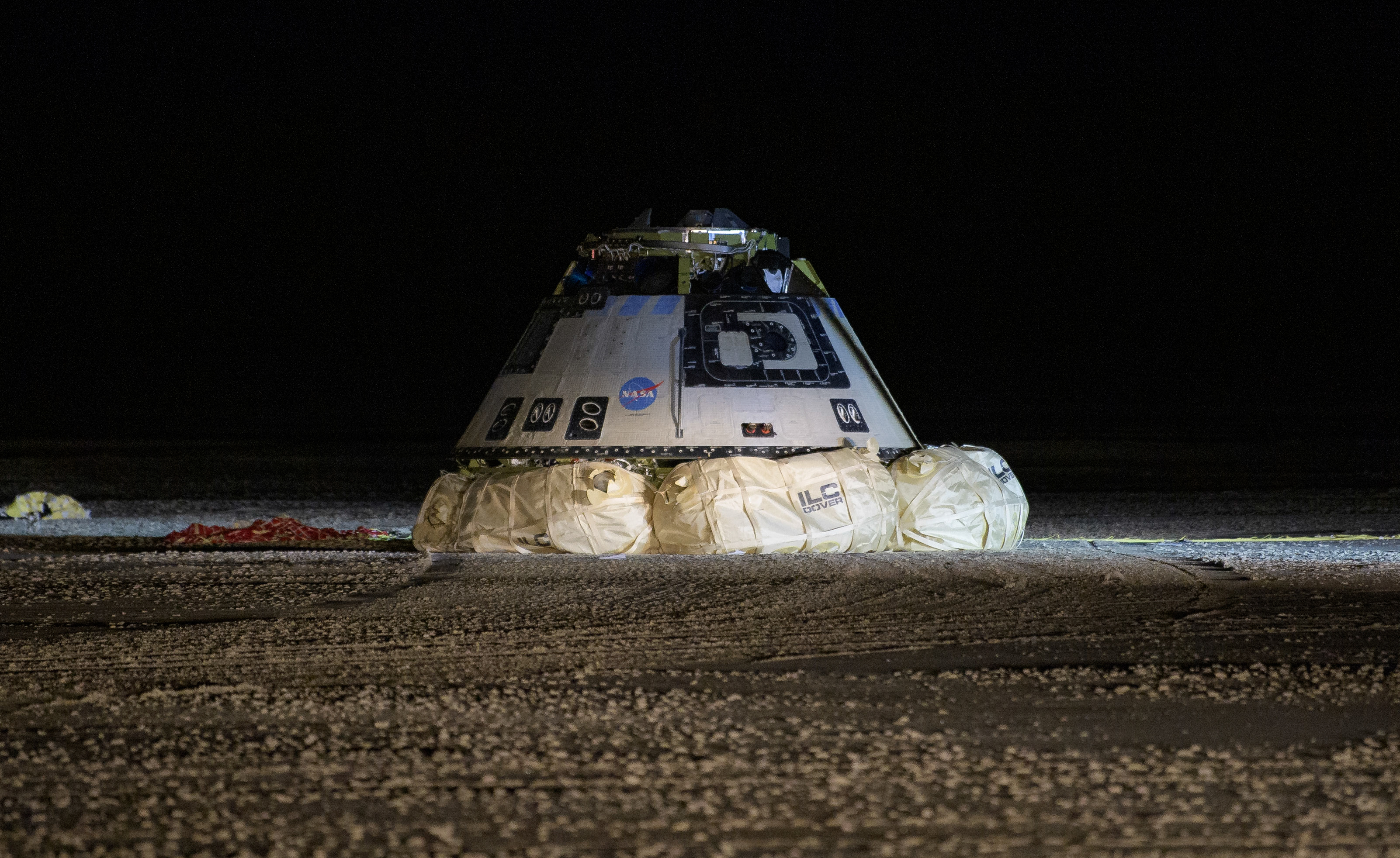 Boeing_CST-100_Starliner_Landing_%28NHQ201912220104%29.jpg