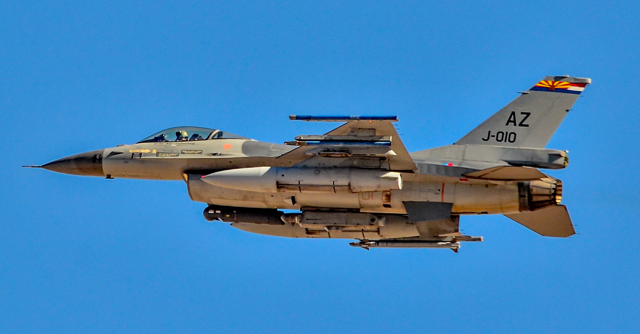 General_Dynamics_F-16A_Royal_Netherlands_Air_Force_J-010_Detachment_Tucson%2C_Arizona_%2833117789502%29.jpg