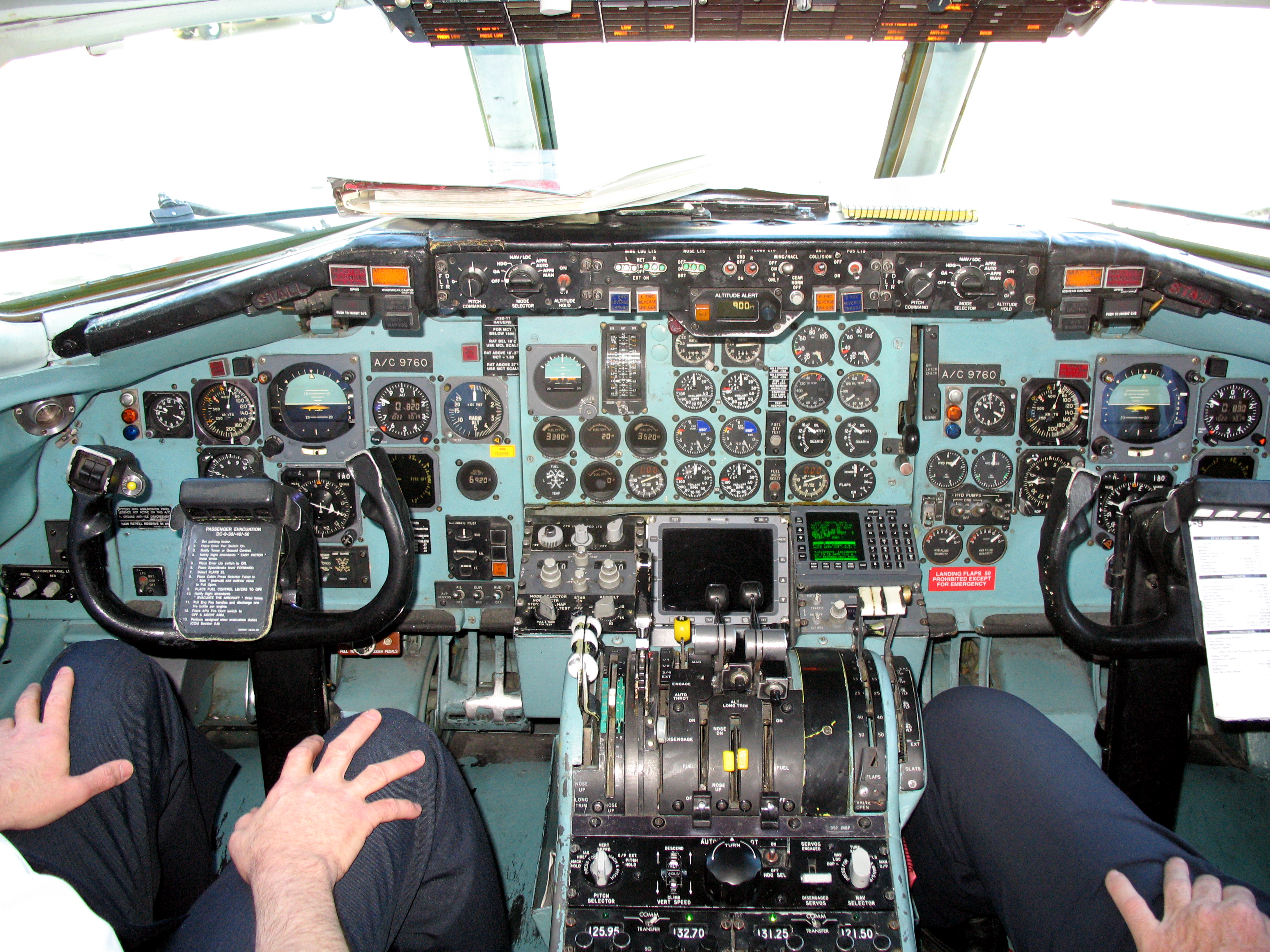 DC-9_Cockpit.jpg