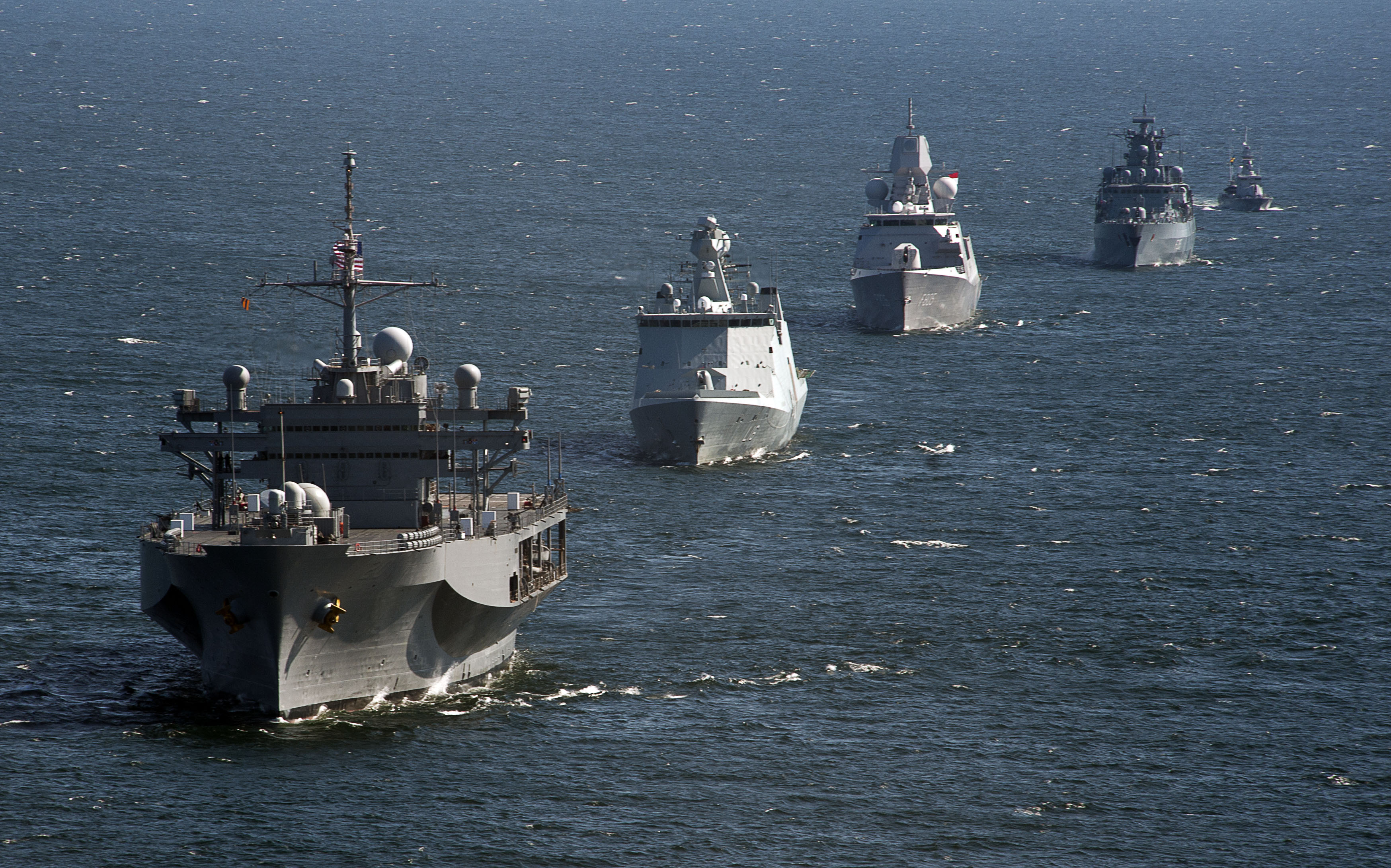 The_amphibious_command_ship_USS_Mount_Whitney_%28LCC_20%29%2C_foreground%2C_leads_a_formation_of_foreign_naval_vessels_June_16%2C_2013%2C_in_the_Baltic_Sea_during_Baltic_Operations_%28BALTOPS%29_2013_130616-N-ZL691-144.jpg