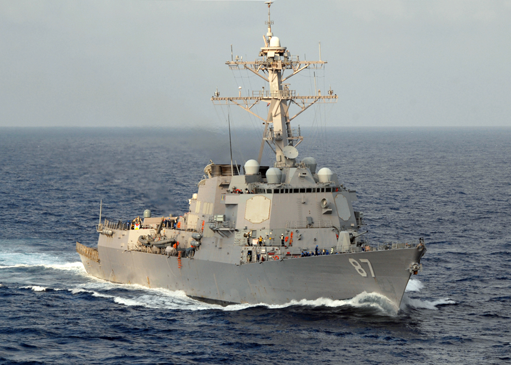 US_Navy_080729-N-3392P-025_The_guided-missile_destroyer_USS_Mason_(DDG_87)_steams_through_the_Atlantic_Ocean.jpg