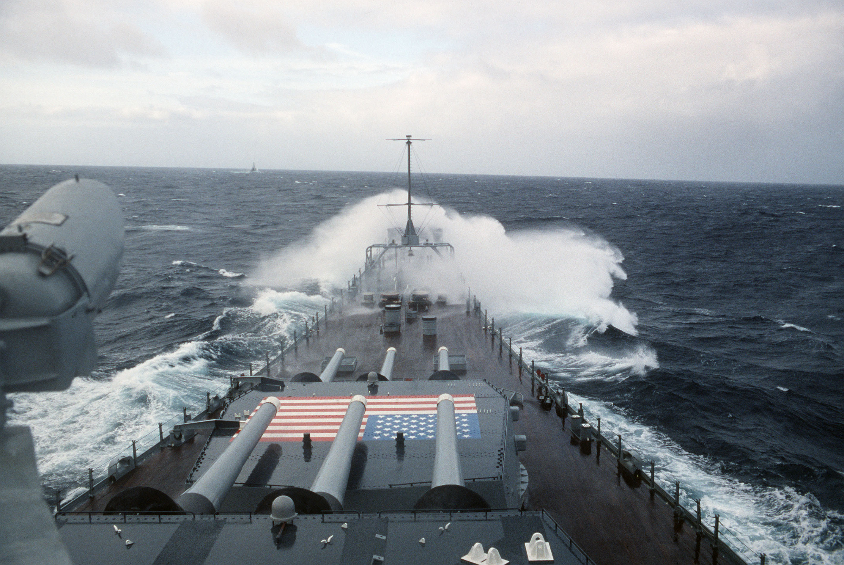 USS_Iowa_BB-61_-_Ocean_Safari_85_-_DN-ST-86-02555.JPEG