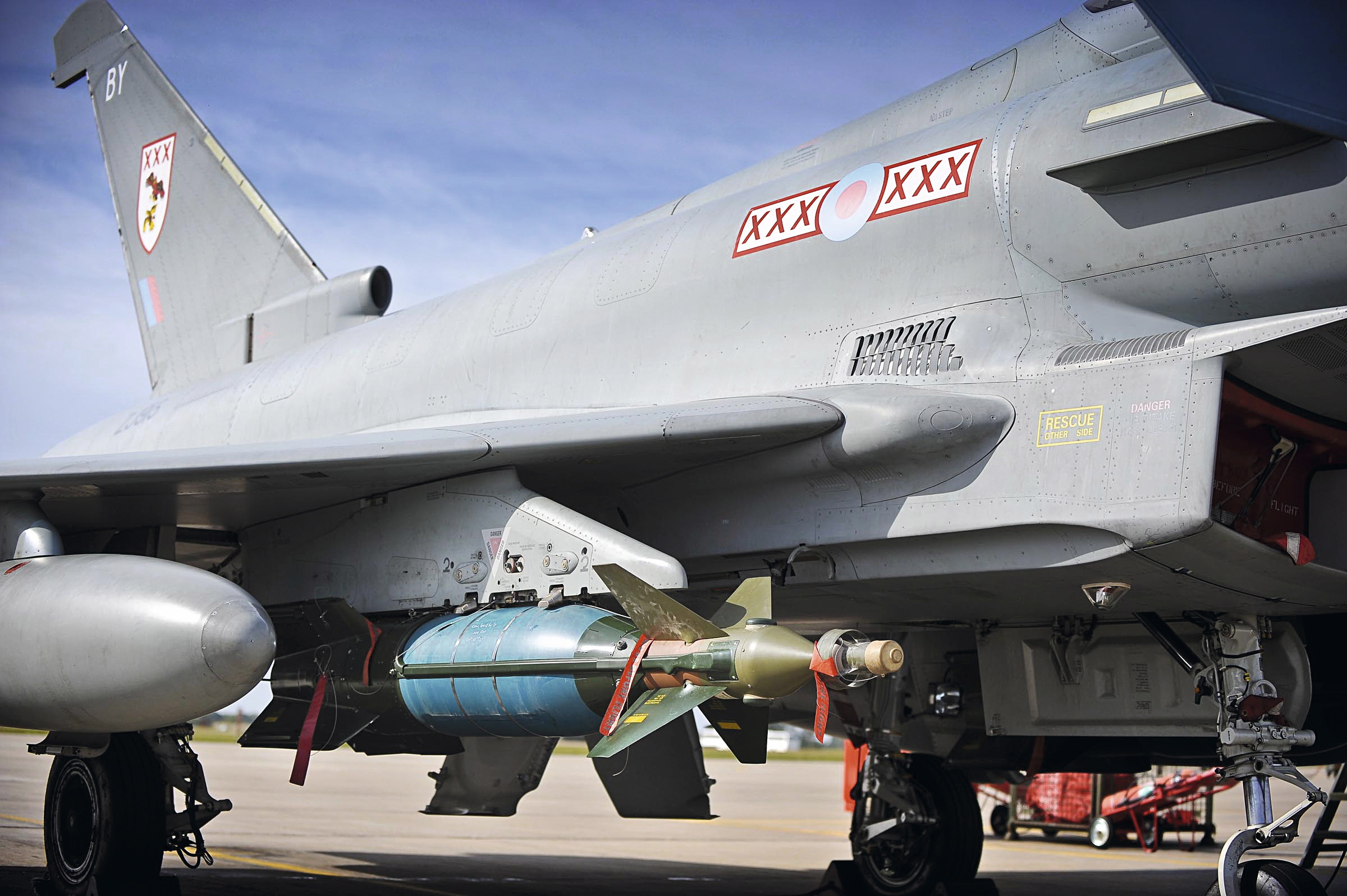 Enhanced_Paveway_II_Bomb_Fitted_to_RAF_Typhoon_MOD_45153867.jpg