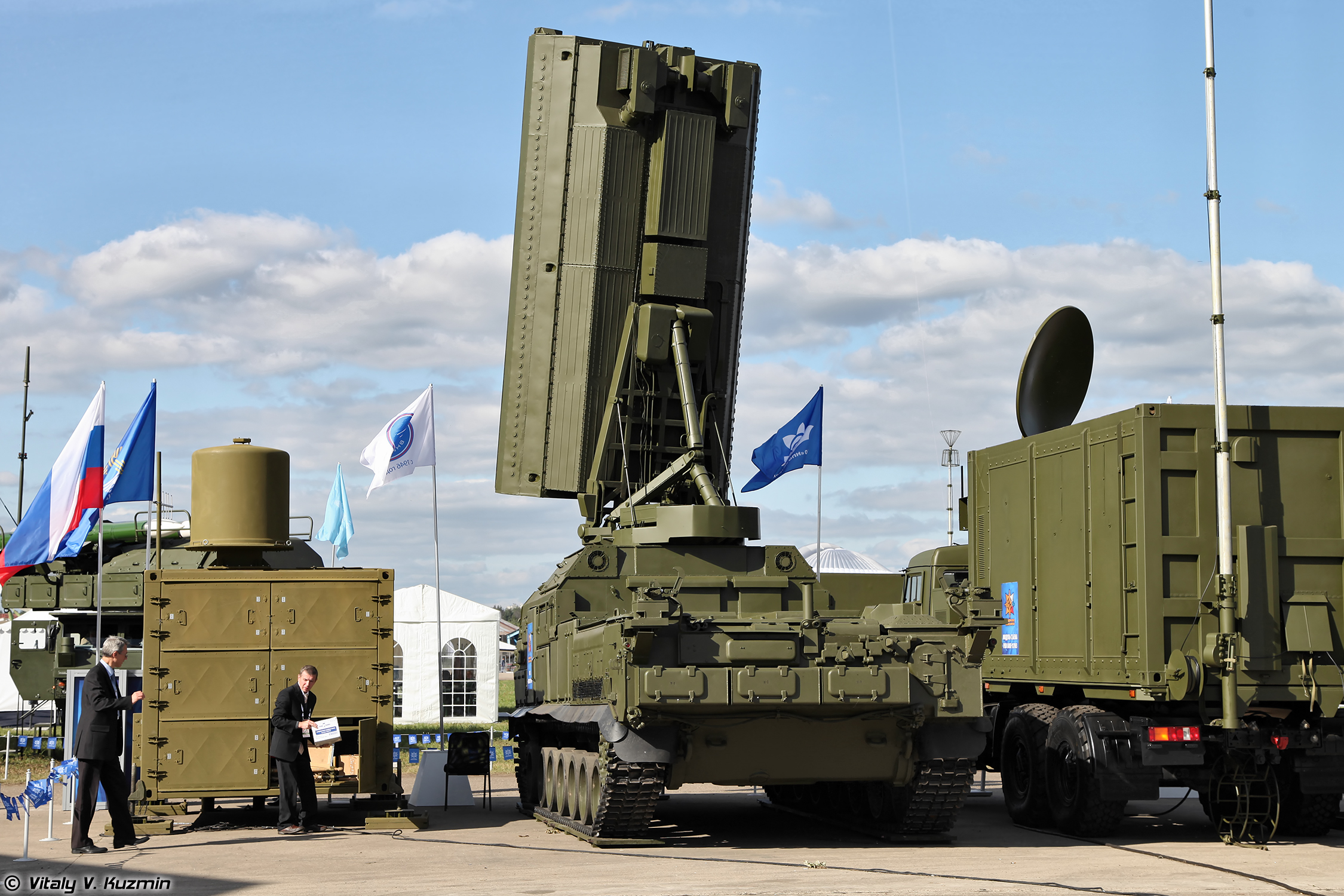 MAKS_Airshow_2013_%28Ramenskoye_Airport%2C_Russia%29_%28521-21%29.jpg