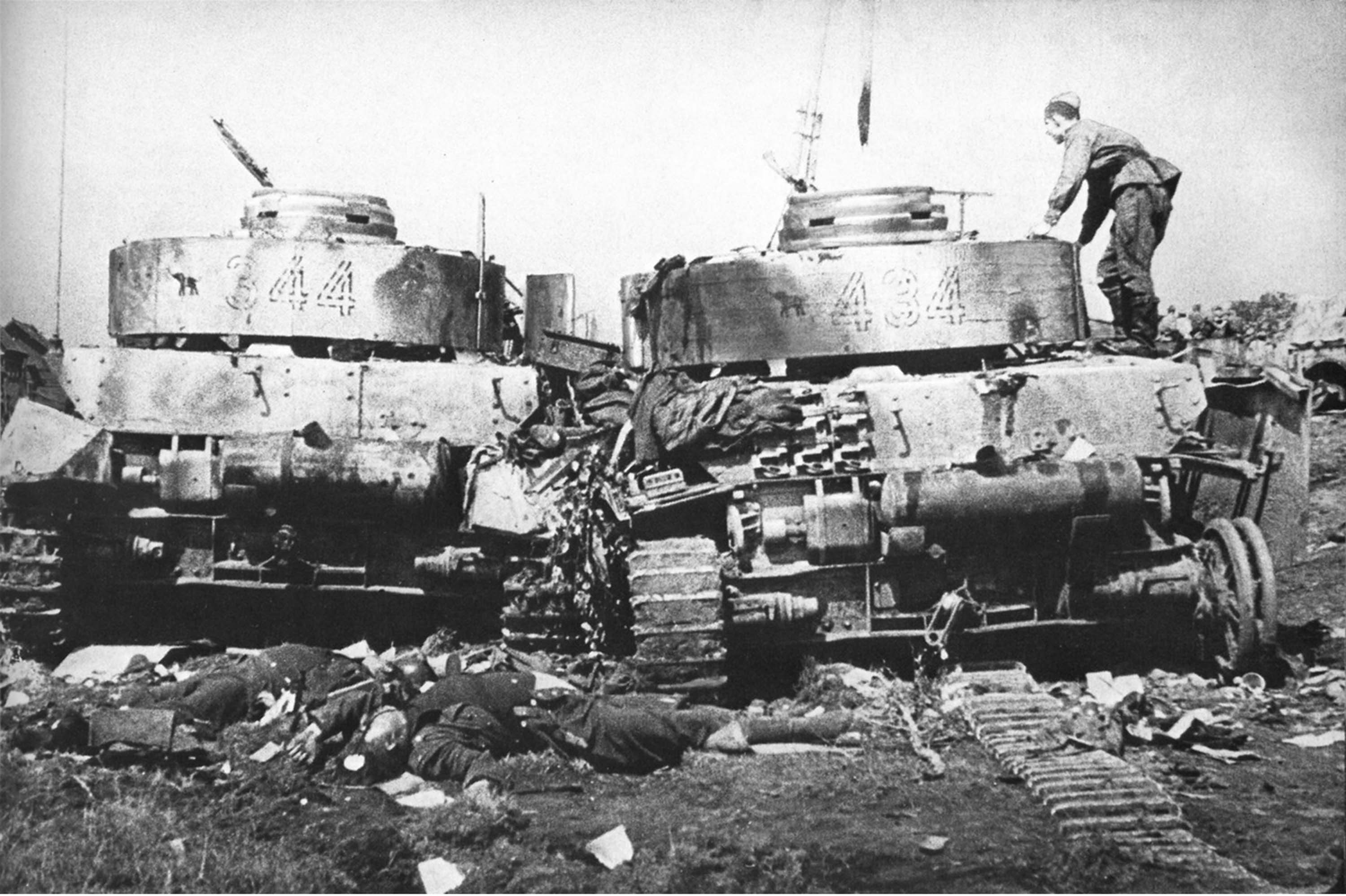 19440628_destroyed_panzer_iv_20._panzer_division_bobruisk.jpg