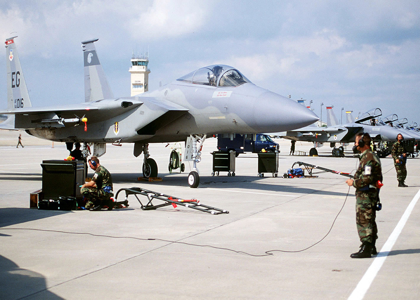 F-15_Eagle_at_Tyndall_Air_Force_Base_Oct_1996.jpg