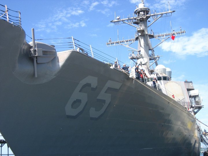 USS_BENFOLD_-_DDG_65.jpg