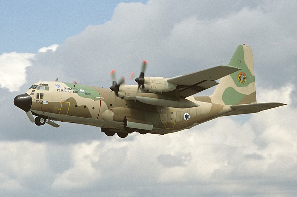 Lockheed_C-130H_Hercules_%28L-382%29_%28Karnaf%29%2C_Israel_-_Air_Force_AN1324616.jpg