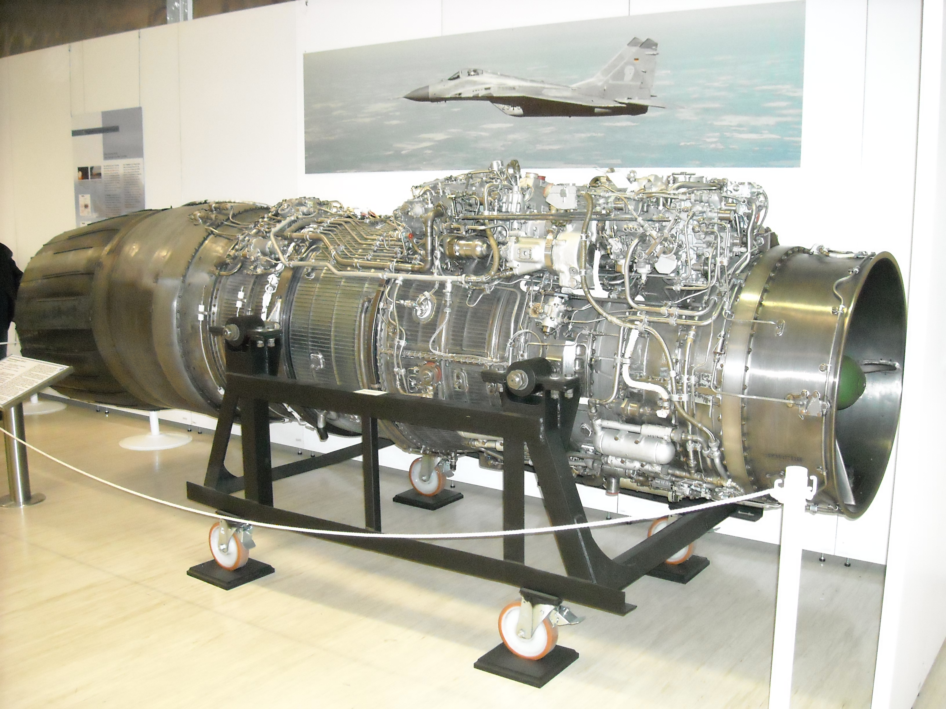 Klimov_RD-33_turbofan_engine.JPG