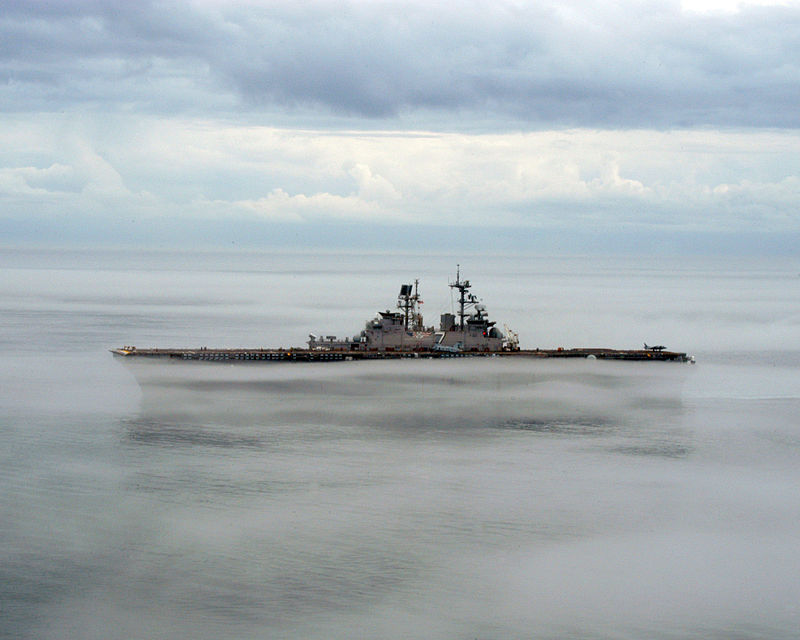 800px-US_Navy_060115-N-6282K-001_The_amphibious_assault_ship_USS_Iwo_Jima_%28LHD_7%29_shown_operating_in_dense_fog_in_the_Atlantic_Ocean.jpg