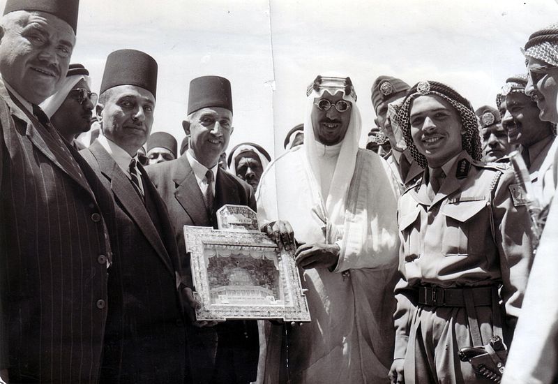 800px-Royal_visit_of_King_Saud_bin_AbdulAziz_%26_King_Hussain_of_Jordan_to_the_Holy_City_of_Jerusalem_in_1953.jpg