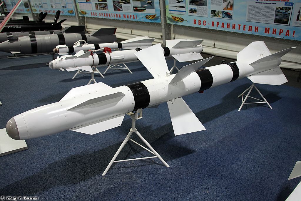 1024px-R-27T_medium-to-long-range_air-to-air_missile_in_Park_Patriot_02.jpg